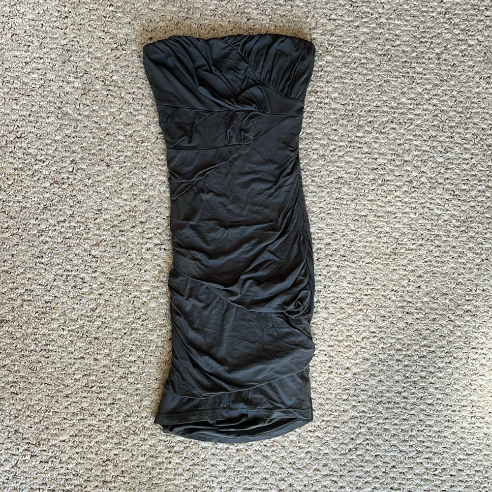 Velvet by Graham and Spencer Body Con Strapless Mini Dress Sz S Petite